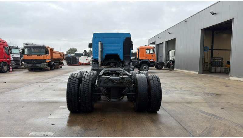 Renault KERAX 420 (LAMES / GRAND PONT / STEEL SUSP. / BIG AXLE / MANUAL GEARBOX / BOITE MANUELLE) - Châssis cabine: photos 5 Renault KERAX 420 (LAMES / GRAND PONT / STEEL SUSP. / BIG AXLE / MANUAL GEARBOX / BOITE MANUELLE) - Châssis cabine: photos 5