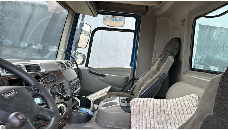 Tracteur routier DAF CF 85.410 (BELGIAN TRUCK / HOOK / 10 TYRES): photos 11