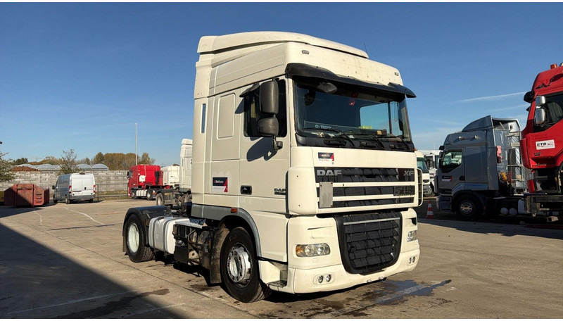 DAF XF 105.460 (BOITE MANUELLE / MANUAL GEARBOX) - Tracteur routier: photos 3 DAF XF 105.460 (BOITE MANUELLE / MANUAL GEARBOX) - Tracteur routier: photos 3