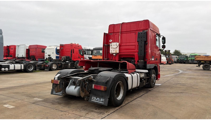 DAF XF 105.460 (BOITE MANUELLE / MANUAL GEARBOX) - Tracteur routier: photos 4 DAF XF 105.460 (BOITE MANUELLE / MANUAL GEARBOX) - Tracteur routier: photos 4
