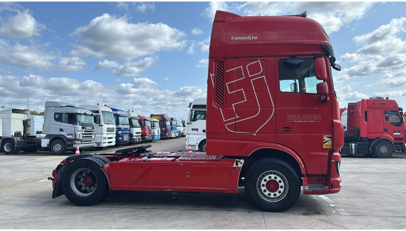 DAF XF 440 (BELGIAN TRUCK / PERFECT CONDITION / VERY CLEAN / 2 TANKS / AIRCO) - Tracteur routier: photos 4 DAF XF 440 (BELGIAN TRUCK / PERFECT CONDITION / VERY CLEAN / 2 TANKS / AIRCO) - Tracteur routier: photos 4