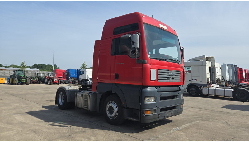 MAN TGA 18.390 (BOITE MANUELLE / MANUAL GEARBOX / PTO / POMPE HYDRAULIQUE) - Tracteur routier: photos 3 MAN TGA 18.390 (BOITE MANUELLE / MANUAL GEARBOX / PTO / POMPE HYDRAULIQUE) - Tracteur routier: photos 3