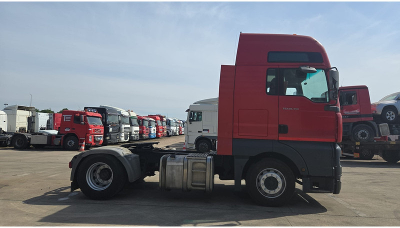 MAN TGA 18.390 (BOITE MANUELLE / MANUAL GEARBOX / PTO / POMPE HYDRAULIQUE) - Tracteur routier: photos 4 MAN TGA 18.390 (BOITE MANUELLE / MANUAL GEARBOX / PTO / POMPE HYDRAULIQUE) - Tracteur routier: photos 4