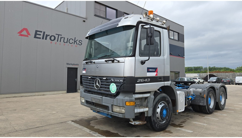 Mercedes-Benz actros 2643 (184.000 KM !! / EPS / 6X4 / TRACTEUR ORIGINAL / 3 PEDALES / GRAND PONT / PARFAIT ETAT) - Tracteur routier: photos 1 Mercedes-Benz actros 2643 (184.000 KM !! / EPS / 6X4 / TRACTEUR ORIGINAL / 3 PEDALES / GRAND PONT / PARFAIT ETAT) - Tracteur routier: photos 1