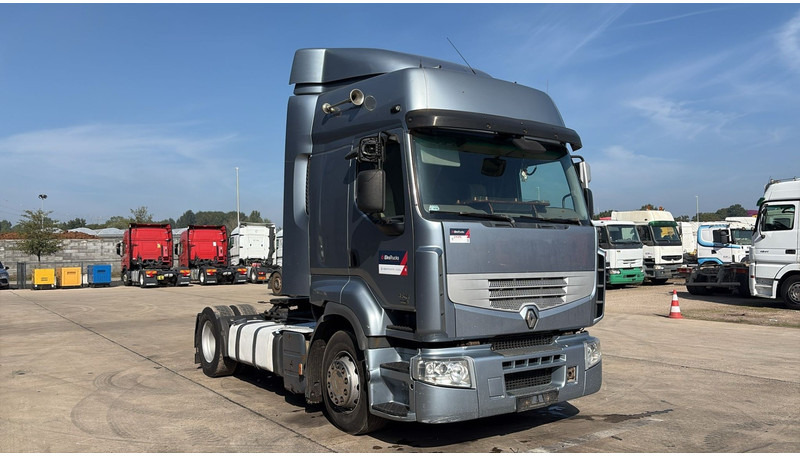 Renault Premium 450 DXI (BOITE MANUELLE / MANUAL GEARBOX) - Tracteur routier: photos 2 Renault Premium 450 DXI (BOITE MANUELLE / MANUAL GEARBOX) - Tracteur routier: photos 2