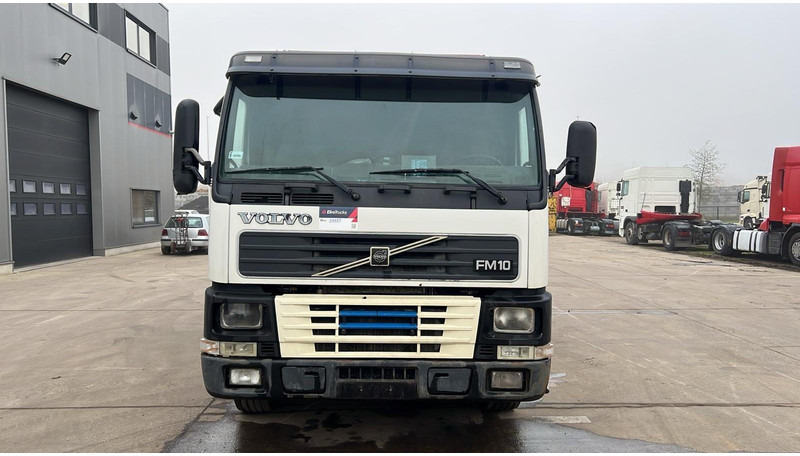 Volvo FM 10 - 320 (POMPE MANUELLE / MANUAL PUMP / MANUAL GEARBOX / BOITE MANUELLE) - Camion benne: photos 2 Volvo FM 10 - 320 (POMPE MANUELLE / MANUAL PUMP / MANUAL GEARBOX / BOITE MANUELLE) - Camion benne: photos 2