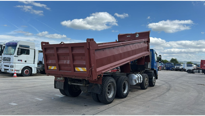 Volvo FM 12 - 340 (MANUAL GEARBOX / STEEL SUSPENSION / LAMES / BOITE MANUELLE) - Camion benne: photos 5 Volvo FM 12 - 340 (MANUAL GEARBOX / STEEL SUSPENSION / LAMES / BOITE MANUELLE) - Camion benne: photos 5