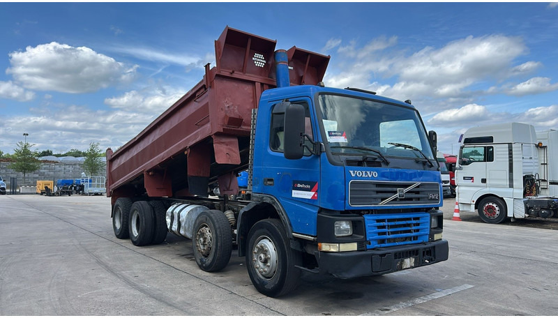 Volvo FM 12 - 340 (MANUAL GEARBOX / STEEL SUSPENSION / LAMES / BOITE MANUELLE) - Camion benne: photos 3 Volvo FM 12 - 340 (MANUAL GEARBOX / STEEL SUSPENSION / LAMES / BOITE MANUELLE) - Camion benne: photos 3
