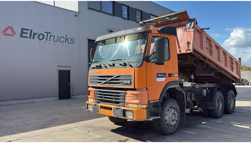 Volvo FM 12 - 380 (DIST. EJE 3.20M / BIG AXLE / GRAND PONT / LAMES / EURO 2 / PARFAIT ETAT) - Camion benne: photos 1 Volvo FM 12 - 380 (DIST. EJE 3.20M / BIG AXLE / GRAND PONT / LAMES / EURO 2 / PARFAIT ETAT) - Camion benne: photos 1
