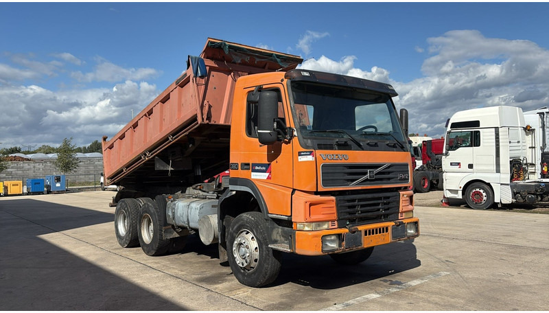 Volvo FM 12 - 380 (DIST. EJE 3.20M / BIG AXLE / GRAND PONT / LAMES / EURO 2 / PARFAIT ETAT) - Camion benne: photos 3 Volvo FM 12 - 380 (DIST. EJE 3.20M / BIG AXLE / GRAND PONT / LAMES / EURO 2 / PARFAIT ETAT) - Camion benne: photos 3