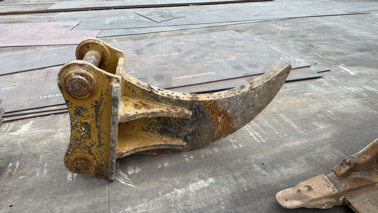 CATERPILLAR 336 Ripper from STOCK - Ripper pour Pelle sur chenille: photos 2 CATERPILLAR 336 Ripper from STOCK - Ripper pour Pelle sur chenille: photos 2