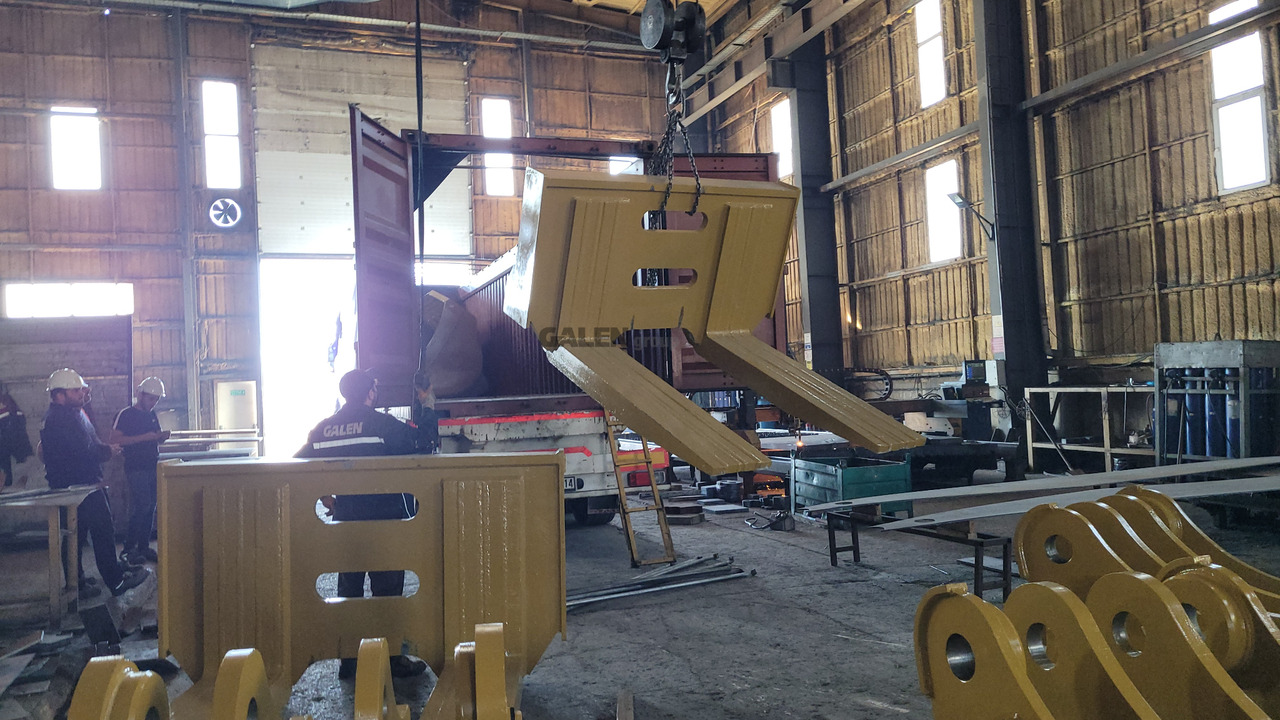 CATERPILLAR 988 Marble Attachments - Fourches pour Chargeuse sur pneus: photos 1 CATERPILLAR 988 Marble Attachments - Fourches pour Chargeuse sur pneus: photos 1