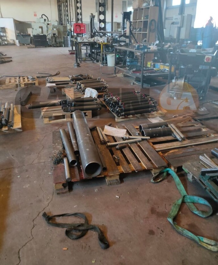 For construction roller - Vérin hydraulique pour Compacteur: photos 2 For construction roller - Vérin hydraulique pour Compacteur: photos 2