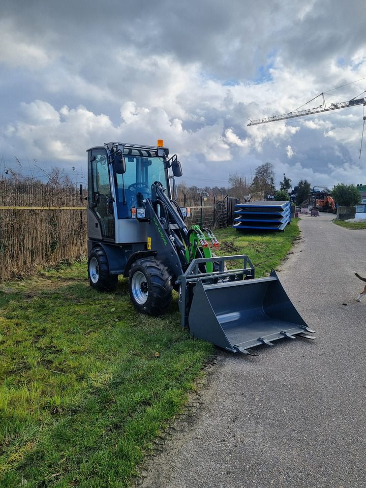 WCM L2310 E-Power - Chargeuse sur pneus: photos 5 WCM L2310 E-Power - Chargeuse sur pneus: photos 5