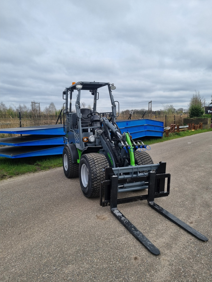 Chargeuse sur pneus neuf WCM L2316: photos 18