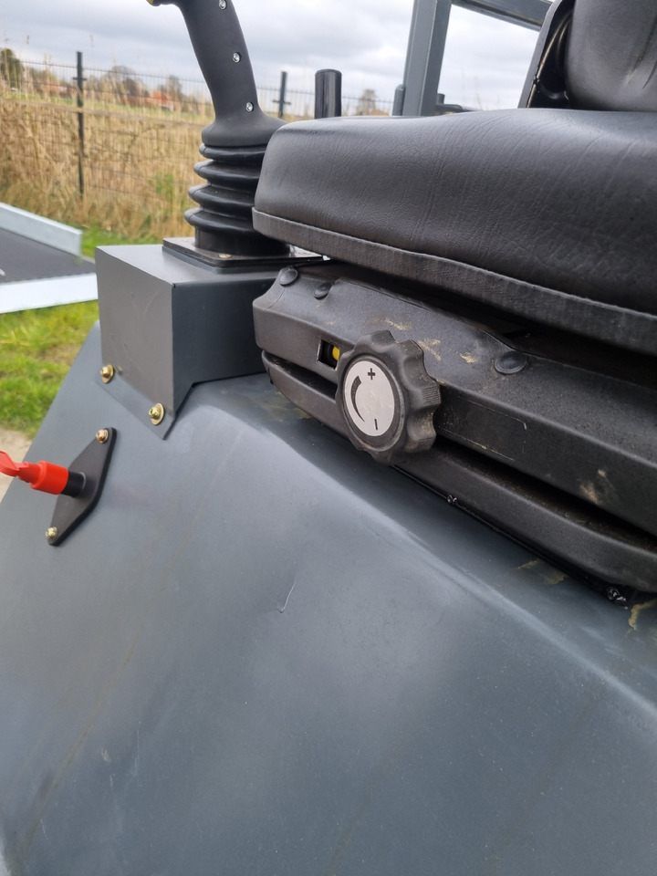 Chargeuse sur pneus neuf WCM L2316: photos 13