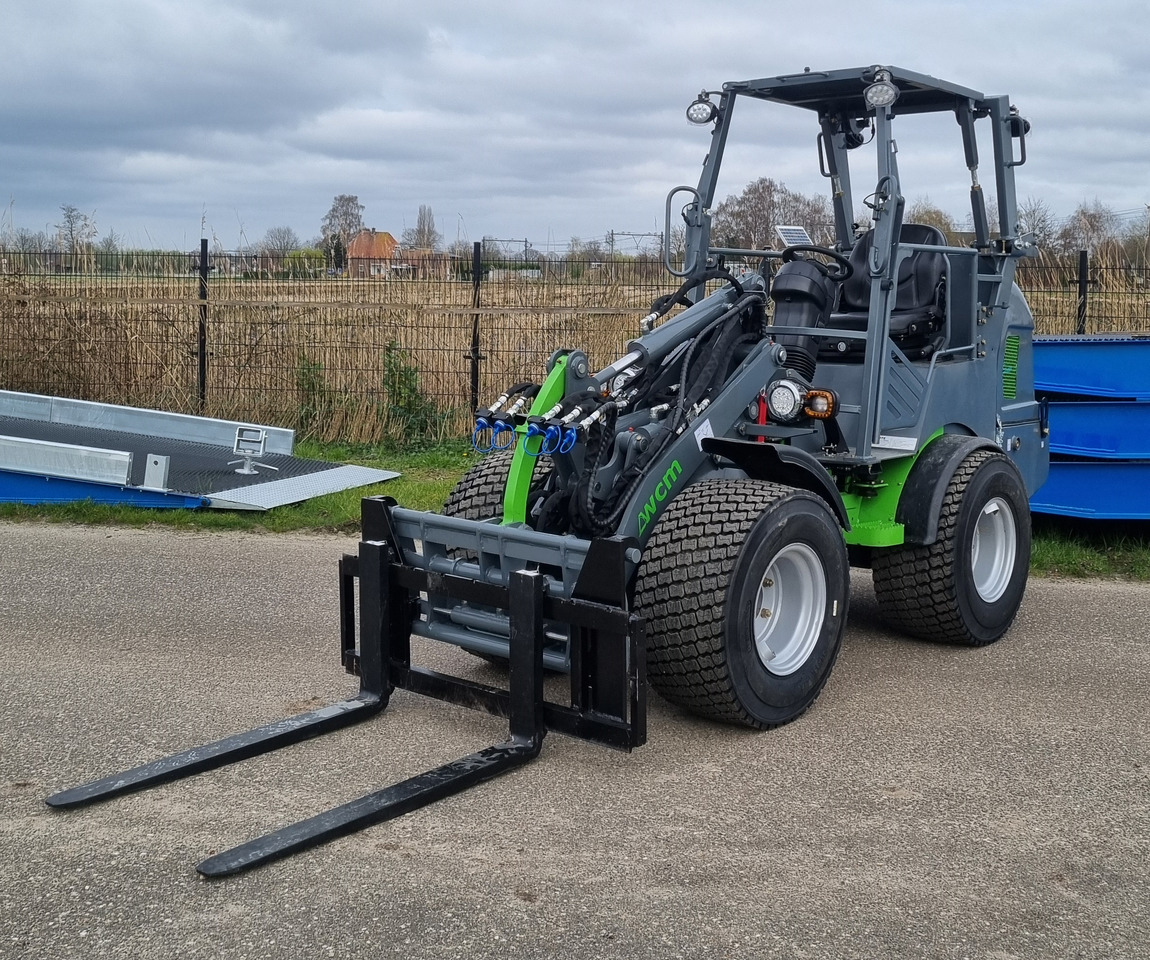 Chargeuse sur pneus neuf WCM L2316: photos 14