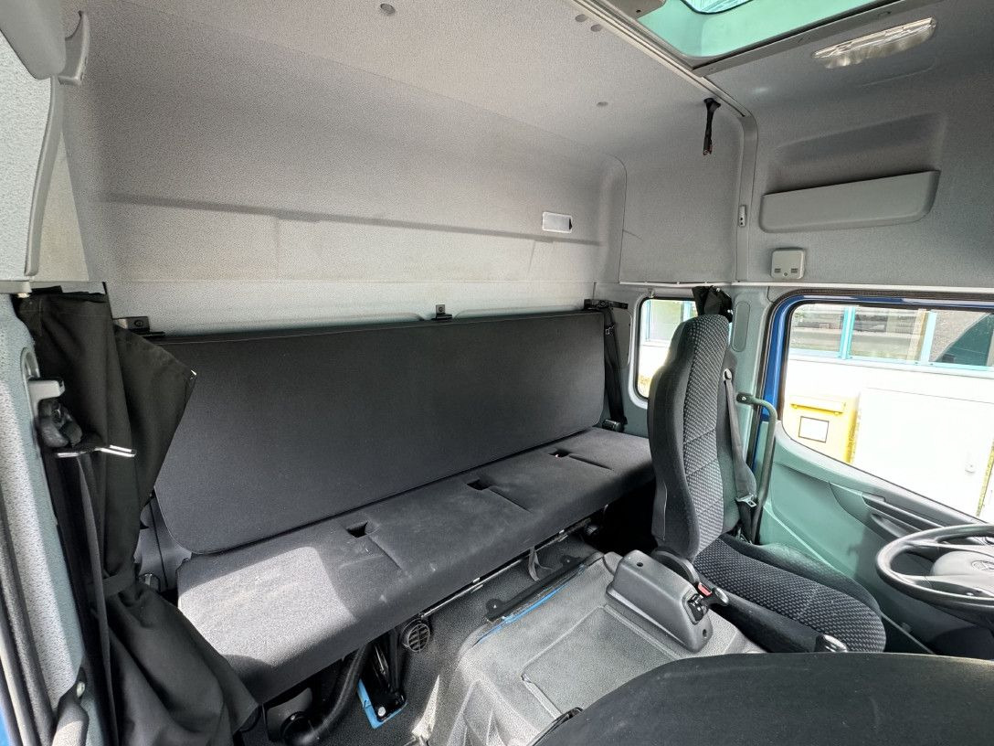 Mercedes-Benz Atego 1224 L Möbelkoffer GH 6-Sitze u-LBW Umzug - Camion fourgon: photos 2 Mercedes-Benz Atego 1224 L Möbelkoffer GH 6-Sitze u-LBW Umzug - Camion fourgon: photos 2