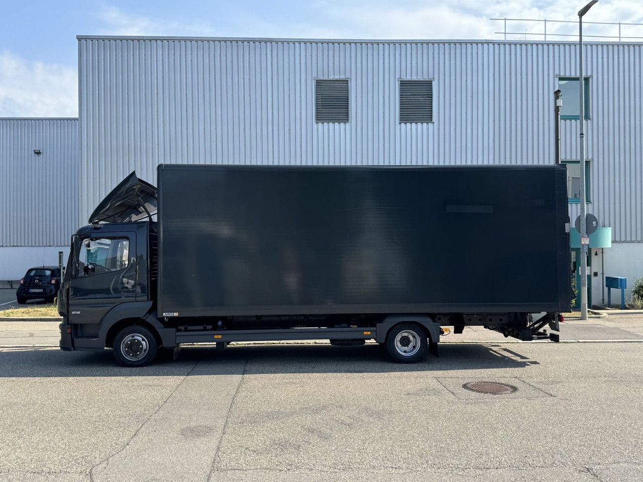 Mercedes-Benz Atego 818L Koffer 7,3m LBW Klima Automatik - Fourgon grand volume: photos 4 Mercedes-Benz Atego 818L Koffer 7,3m LBW Klima Automatik - Fourgon grand volume: photos 4