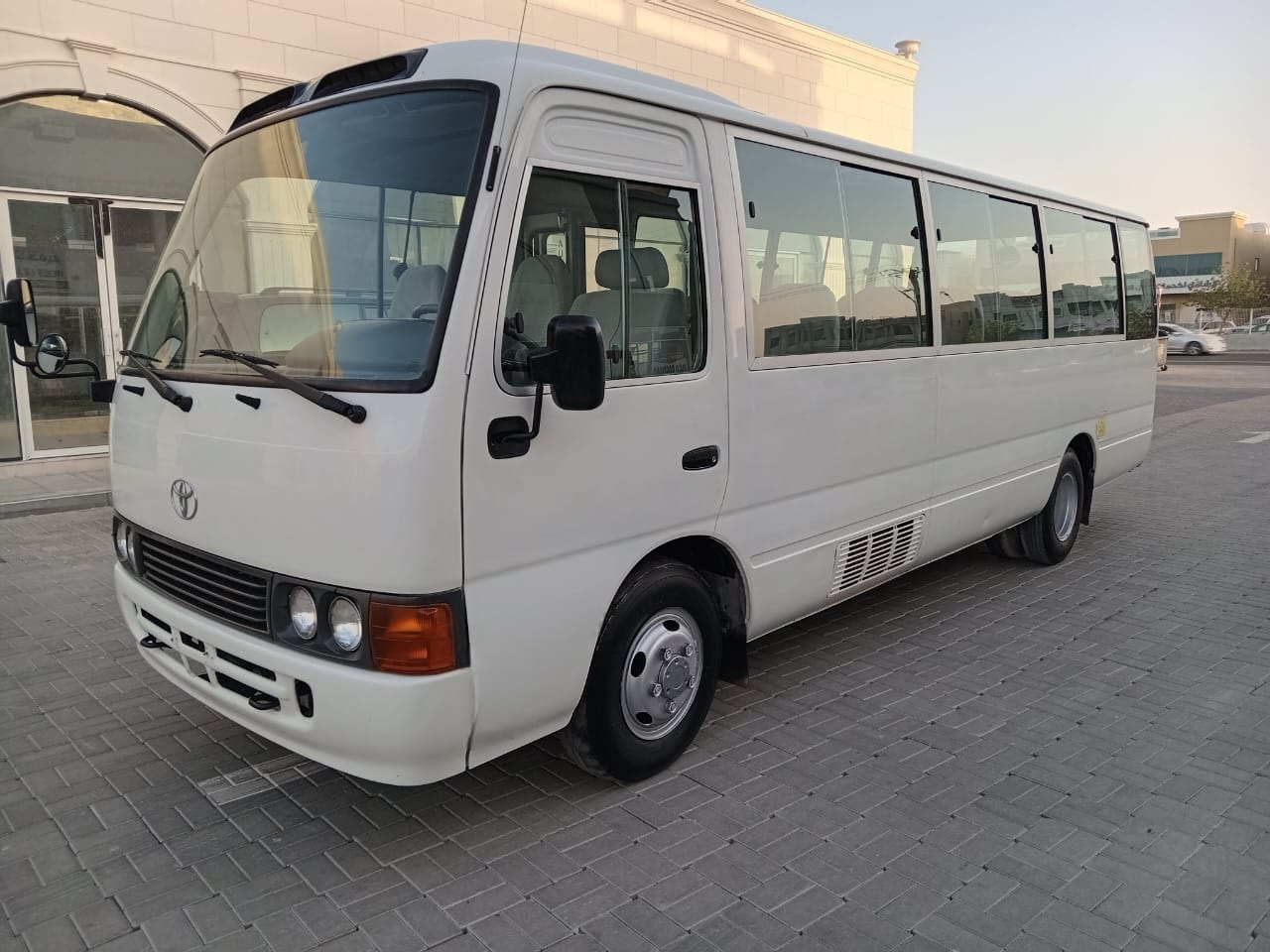 TOYOTA Coaster ... 30 places - diesel - climatisé ... BELGIQUE.. - Minibus, Transport de personnes: photos 1 TOYOTA Coaster ... 30 places - diesel - climatisé ... BELGIQUE.. - Minibus, Transport de personnes: photos 1