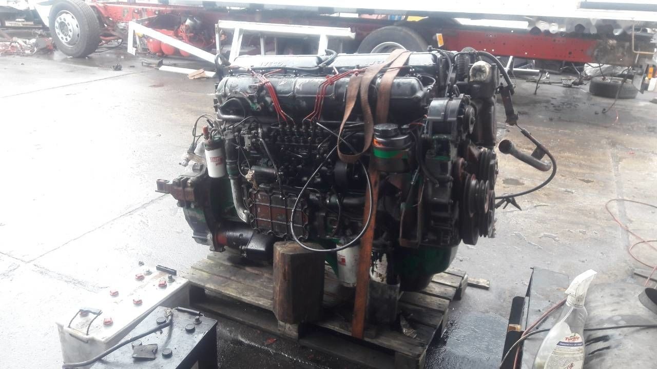 IVECO 8210.42L IVECO Magirus 420 - Moteur pour Camion: photos 3 IVECO 8210.42L IVECO Magirus 420 - Moteur pour Camion: photos 3