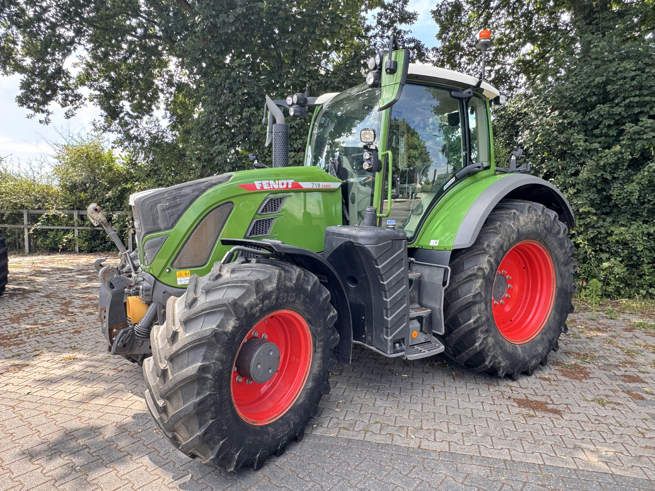 Fendt 718 Gen6 PowerPlus - Tracteur agricole: photos 1 Fendt 718 Gen6 PowerPlus - Tracteur agricole: photos 1
