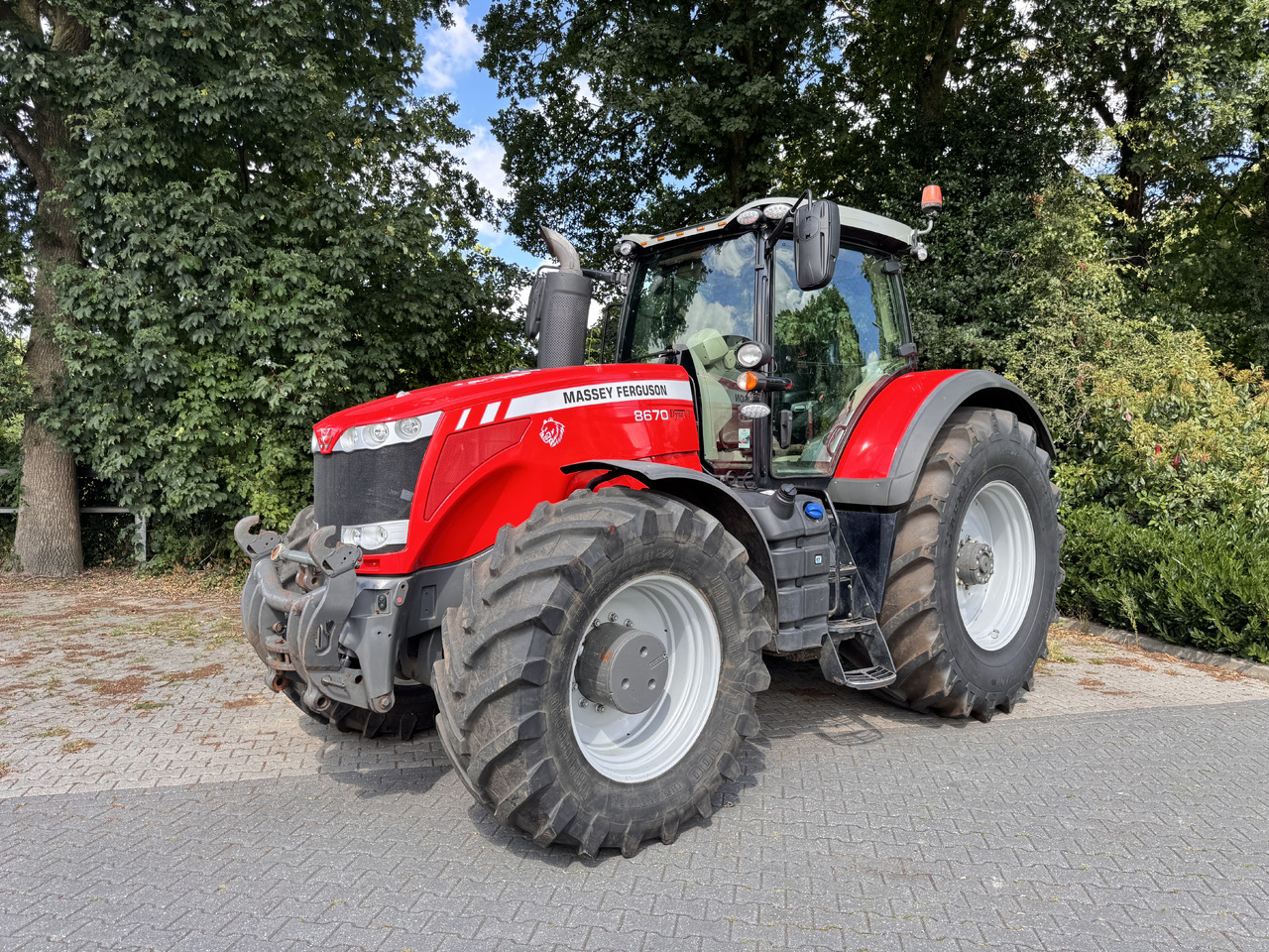 MASSEY FERGUSON 8670 Dyna-VT - Tracteur agricole: photos 1 MASSEY FERGUSON 8670 Dyna-VT - Tracteur agricole: photos 1