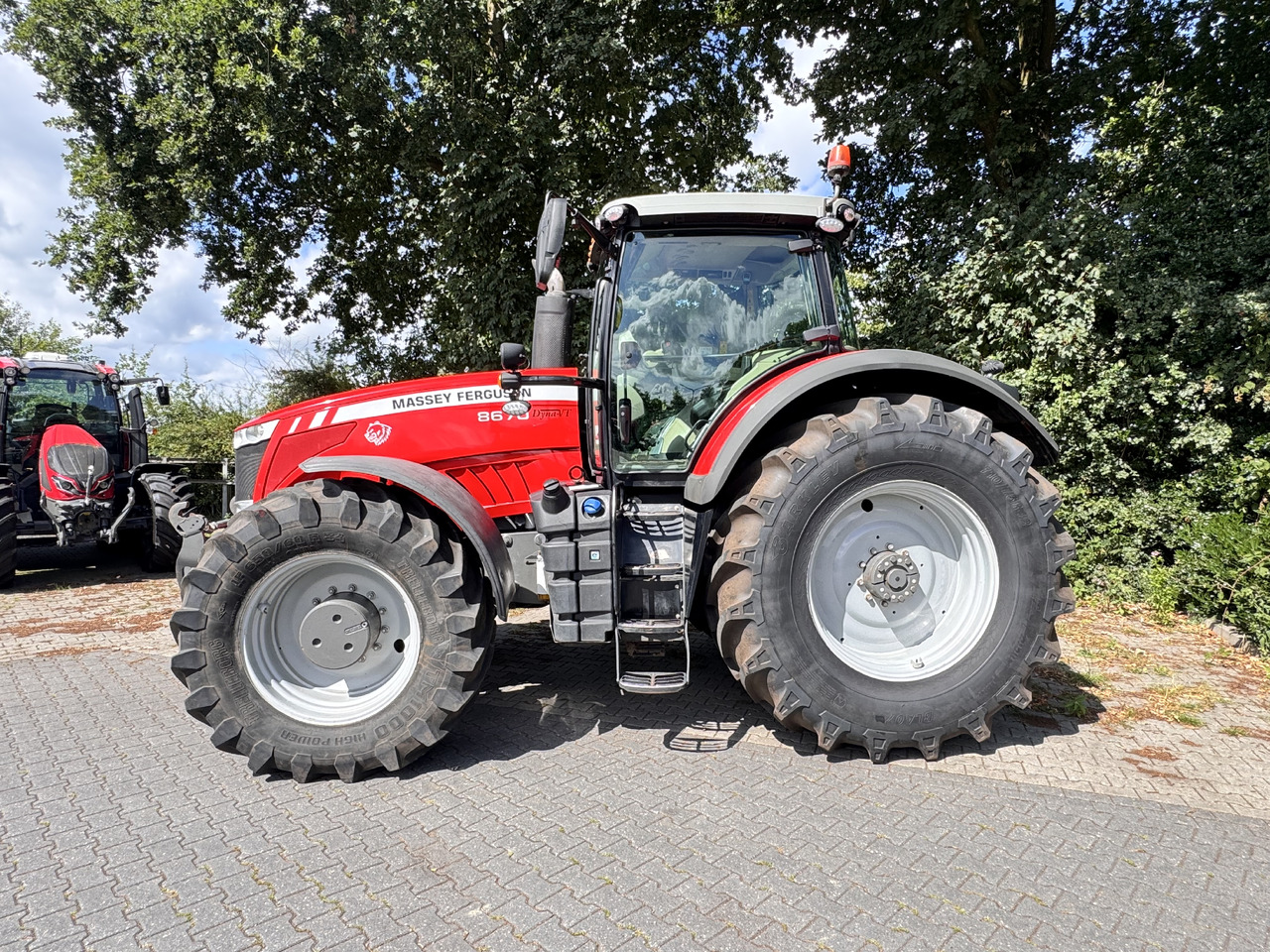 MASSEY FERGUSON 8670 Dyna-VT - Tracteur agricole: photos 4 MASSEY FERGUSON 8670 Dyna-VT - Tracteur agricole: photos 4