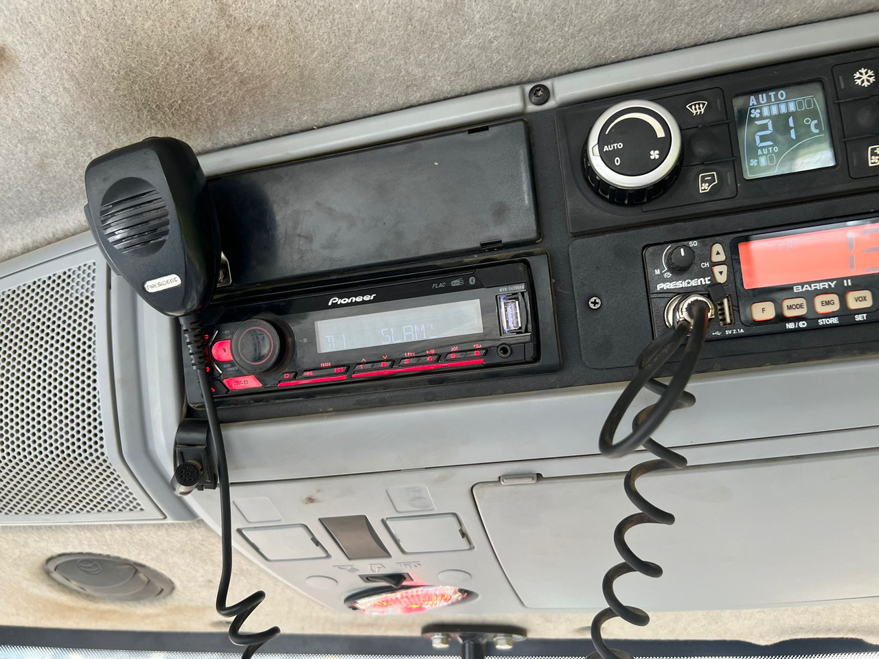 Tracteur agricole VALTRA T174 Versu: photos 18