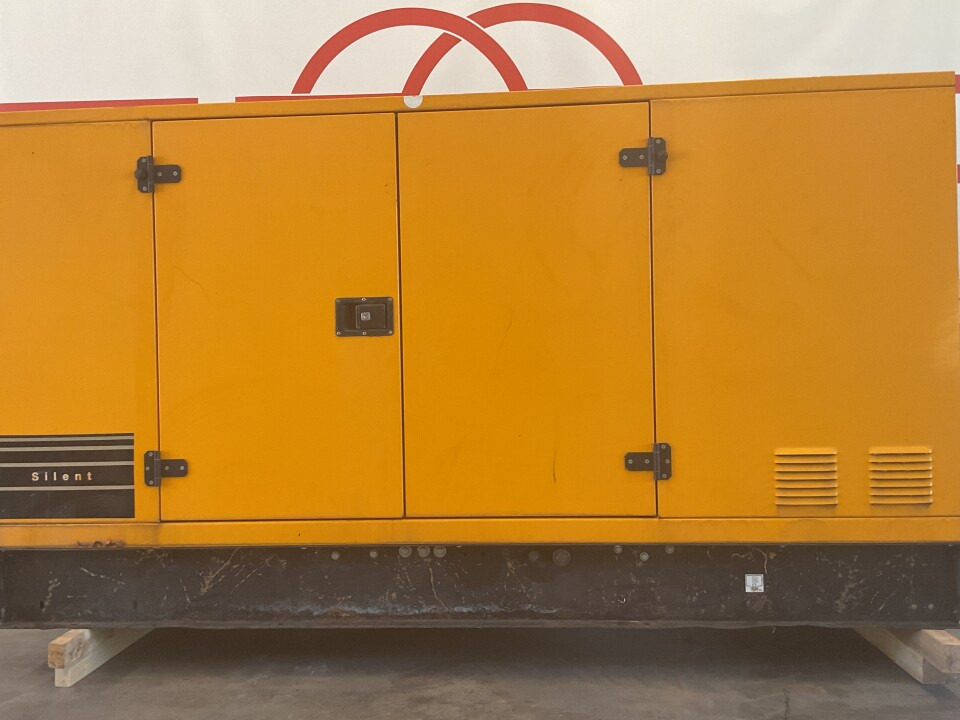 John Deere 4045TF157, 135 KVA generator set. Low hours and tested - Groupe électrogène: photos 2 John Deere 4045TF157, 135 KVA generator set. Low hours and tested - Groupe électrogène: photos 2