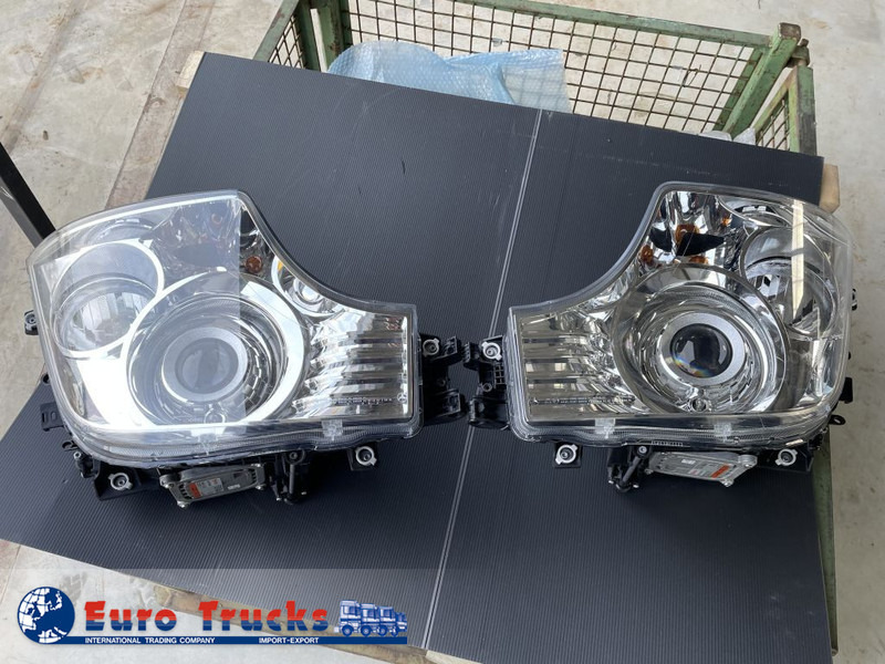 Mercedes-Benz Head light unit MP4 - Feu avant pour Camion: photos 1 Mercedes-Benz Head light unit MP4 - Feu avant pour Camion: photos 1
