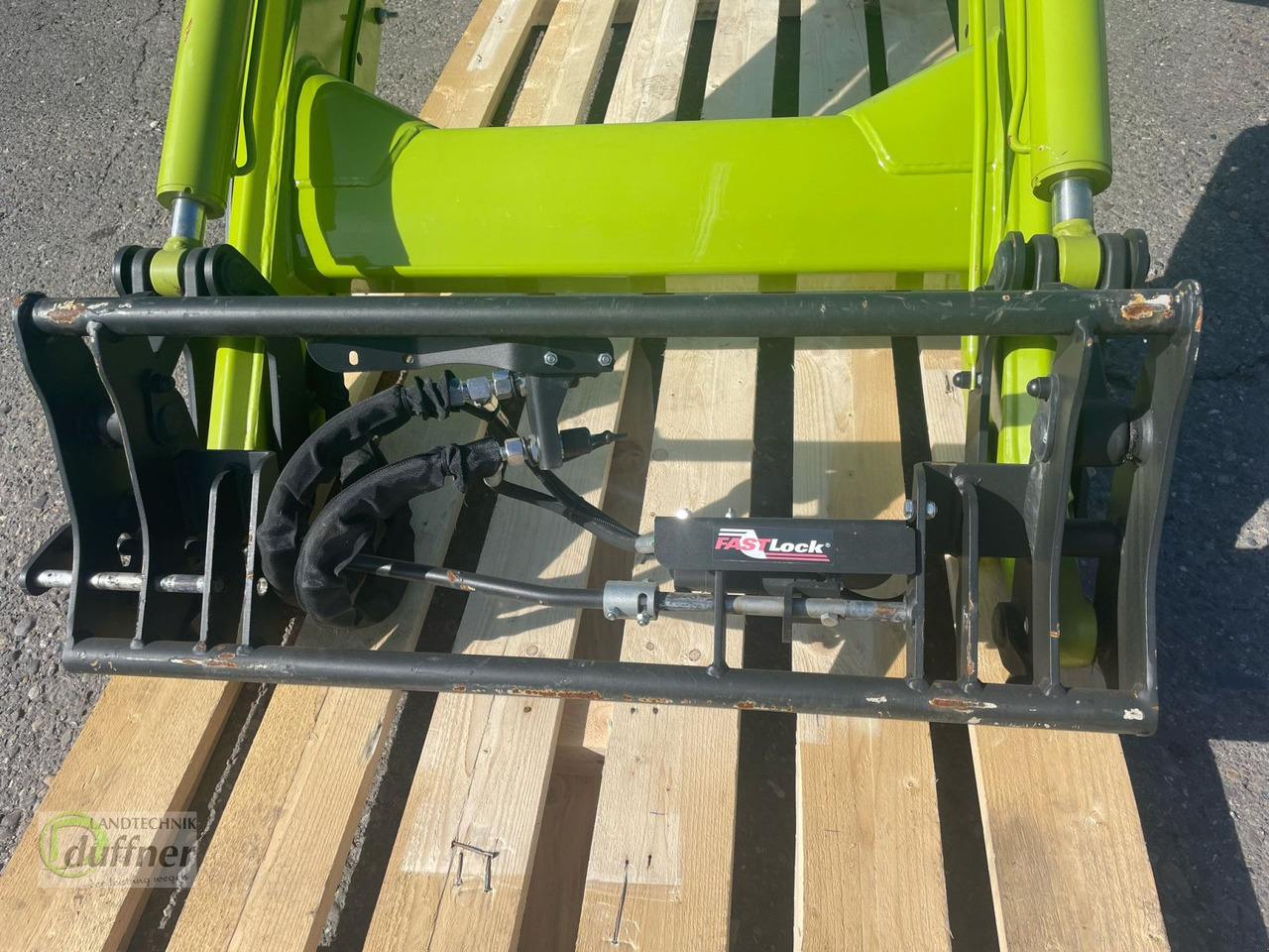 CLAAS FL 100 - Chargeur frontal pour tracteur: photos 5 CLAAS FL 100 - Chargeur frontal pour tracteur: photos 5