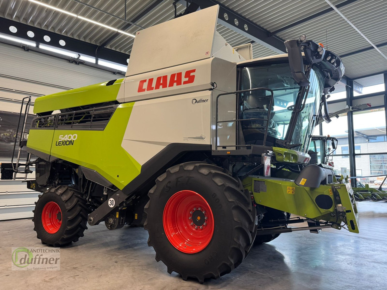 CLAAS Lexion 5400 Model C831... - Moissonneuse-batteuse: photos 2 CLAAS Lexion 5400 Model C831... - Moissonneuse-batteuse: photos 2