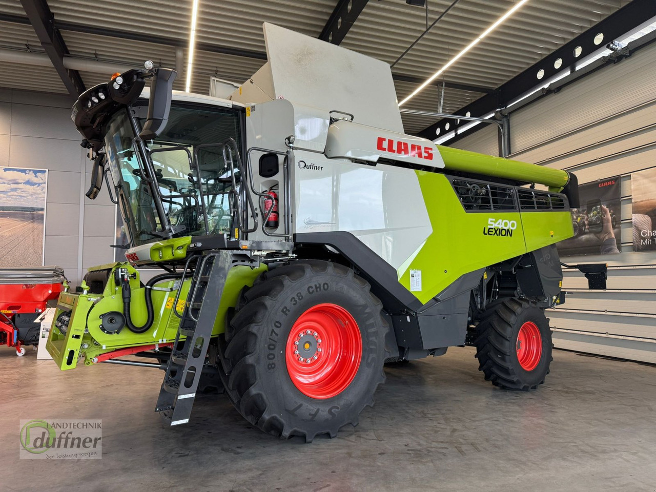 CLAAS Lexion 5400 Model C831... - Moissonneuse-batteuse: photos 1 CLAAS Lexion 5400 Model C831... - Moissonneuse-batteuse: photos 1
