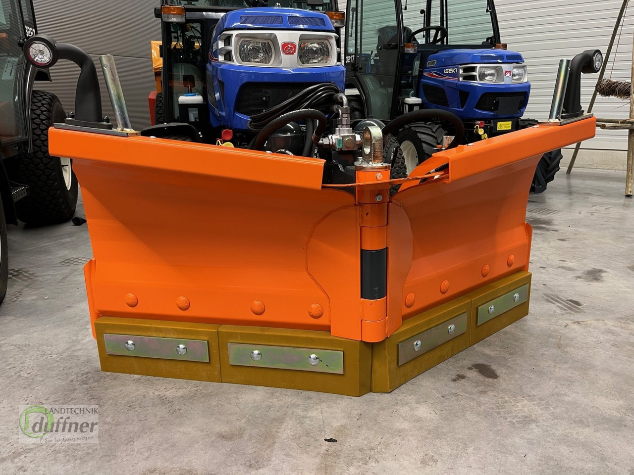 Tuchel Vario 150 - Lame à neige pour Véhicule de voirie/ Spécial: photos 1 Tuchel Vario 150 - Lame à neige pour Véhicule de voirie/ Spécial: photos 1