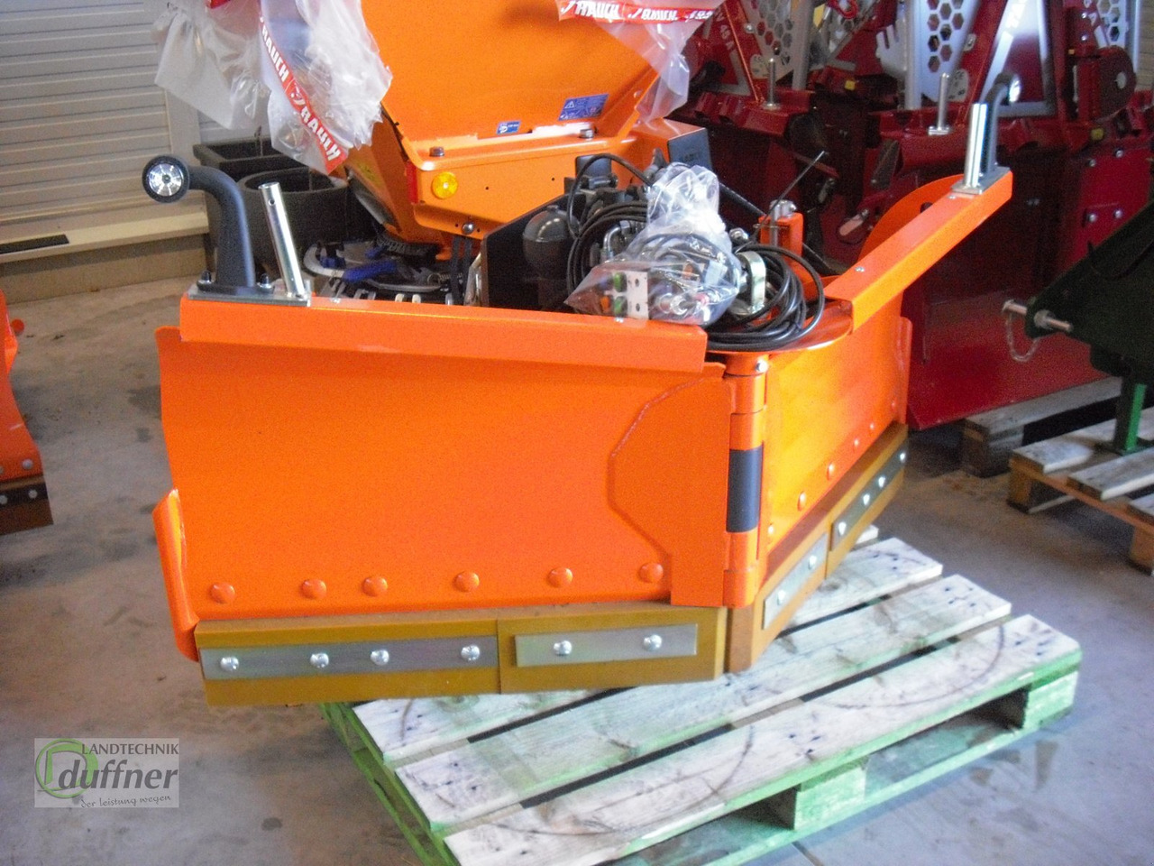 Tuchel Vario 180 - Lame à neige pour Véhicule de voirie/ Spécial: photos 2 Tuchel Vario 180 - Lame à neige pour Véhicule de voirie/ Spécial: photos 2