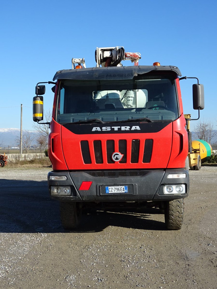 ASTRA HD8 8445 CIFA MK28.4 - Camion malaxeur pompe: photos 5 ASTRA HD8 8445 CIFA MK28.4 - Camion malaxeur pompe: photos 5