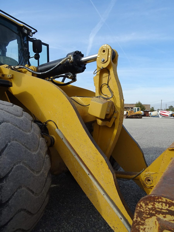 Chargeuse sur pneus CATERPILLAR 972K: photos 17