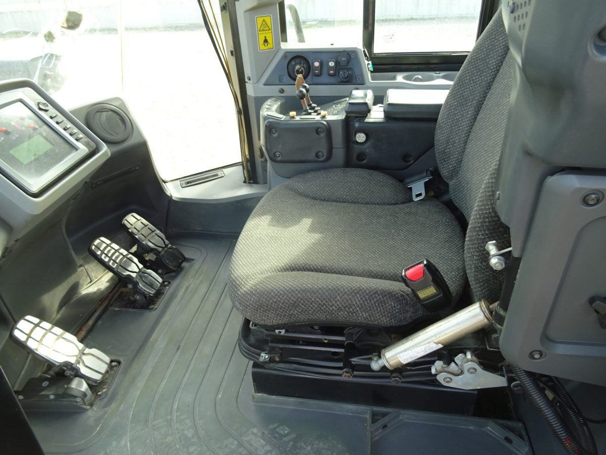 Chargeuse sur pneus CATERPILLAR 972K: photos 10
