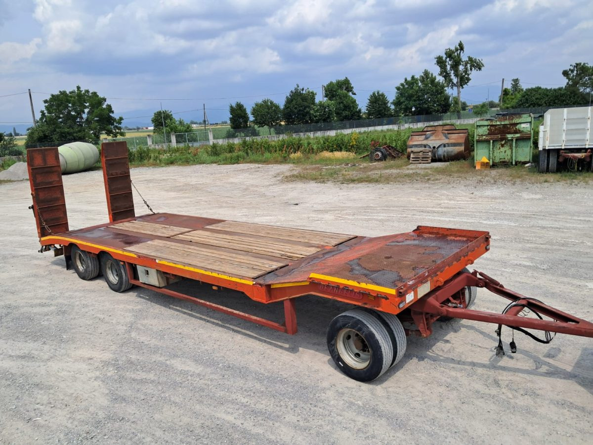 DE ANGELIS 3R3 - Remorque porte-engin surbaissée: photos 3 DE ANGELIS 3R3 - Remorque porte-engin surbaissée: photos 3