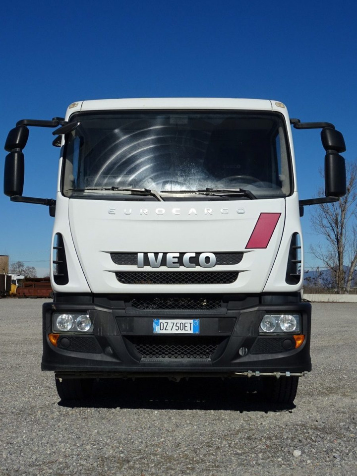 IVECO EUROCARGO 150E22 - Balayeuse de voirie: photos 5 IVECO EUROCARGO 150E22 - Balayeuse de voirie: photos 5