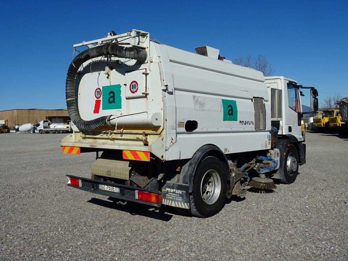 Balayeuse de voirie IVECO EUROCARGO 150E22: photos 6