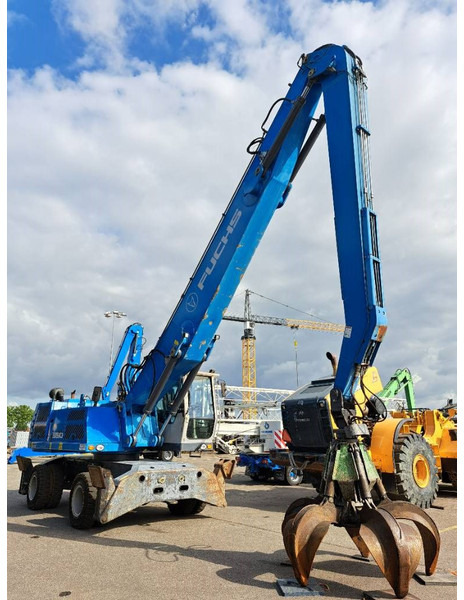 Fuchs MHL350E + Polyp - Pelle de manutention: photos 2 Fuchs MHL350E + Polyp - Pelle de manutention: photos 2