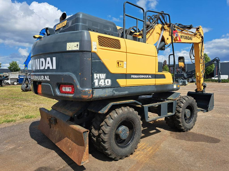 Hyundai HW 140 - Pelle sur pneus: photos 3 Hyundai HW 140 - Pelle sur pneus: photos 3