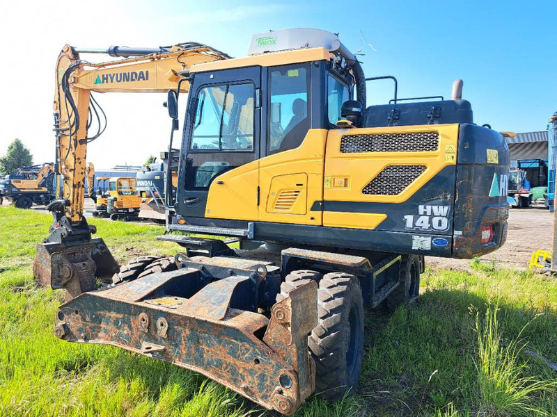 Hyundai HW140 - Pelle sur pneus: photos 3 Hyundai HW140 - Pelle sur pneus: photos 3