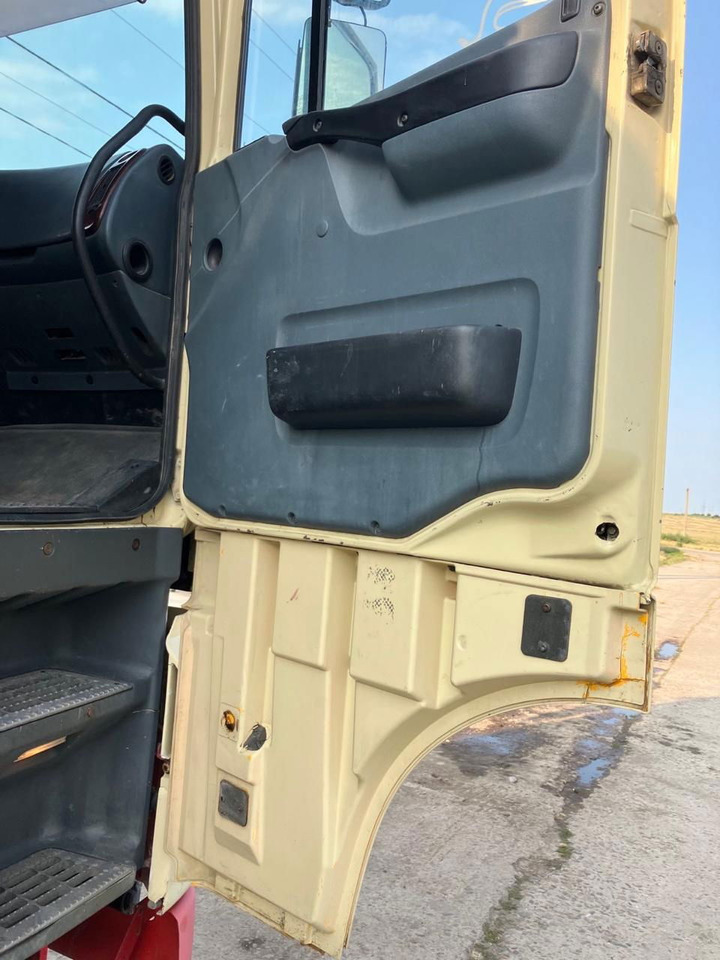 DAF XF 95 430 Platform - Camion plateau: photos 3 DAF XF 95 430 Platform - Camion plateau: photos 3