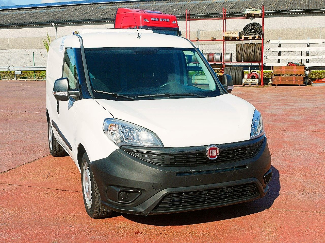Fiat DOBLO 1.4 KUHLKASTENWAGEN CARRIER NEOS -20c E6 - Utilitaire frigorifique: photos 1 Fiat DOBLO 1.4 KUHLKASTENWAGEN CARRIER NEOS -20c E6 - Utilitaire frigorifique: photos 1