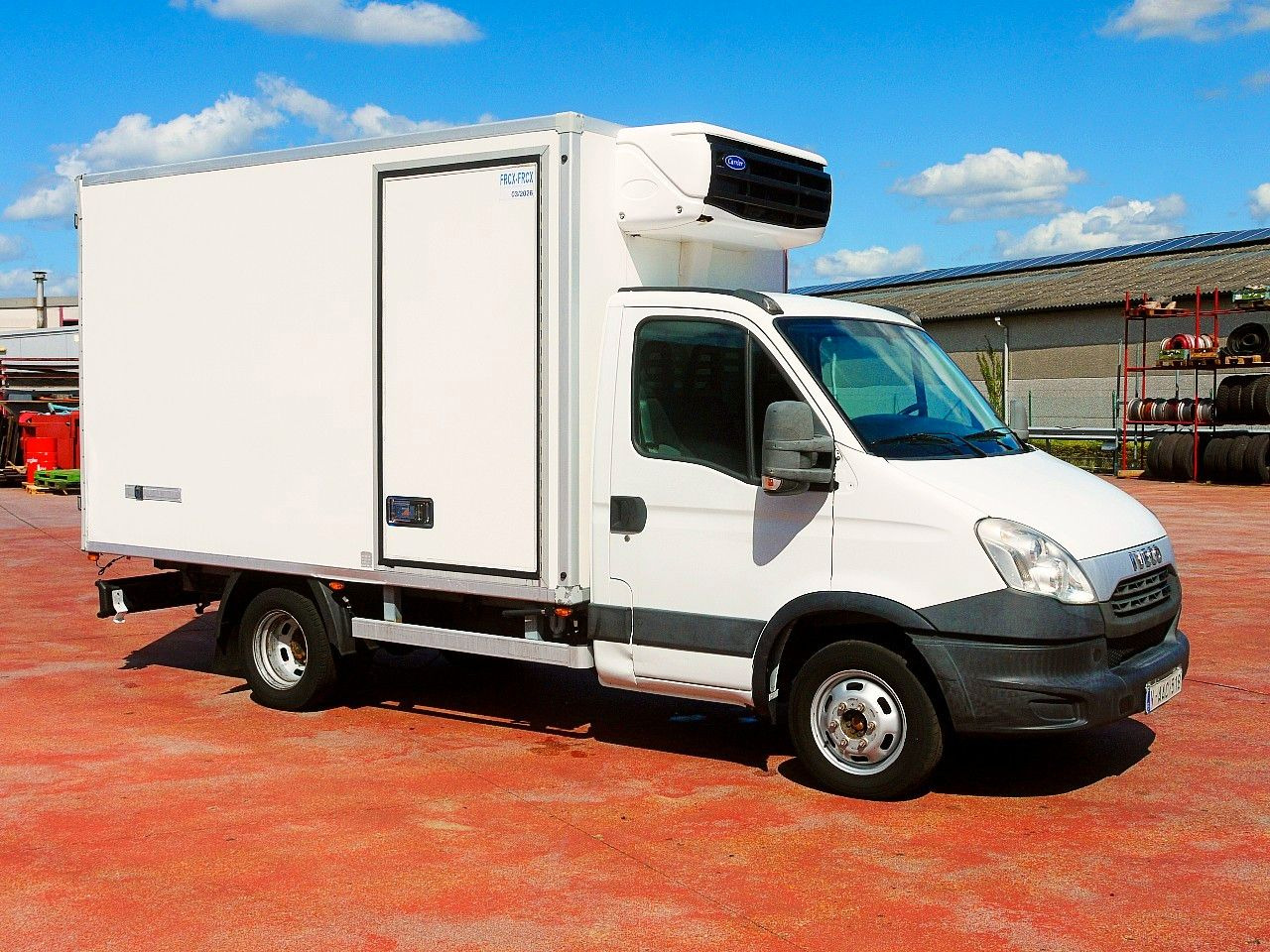 Iveco 35C13 DAILY KUHLKOFFER CARRIER XARIOS 600 MULTI - Utilitaire frigorifique: photos 2 Iveco 35C13 DAILY KUHLKOFFER CARRIER XARIOS 600 MULTI - Utilitaire frigorifique: photos 2