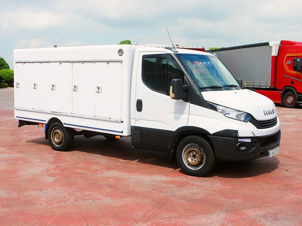 Iveco 35S12 DAILY ISOTHERM KOFFER 5 TURIG / AIRCO - Utilitaire frigorifique: photos 3 Iveco 35S12 DAILY ISOTHERM KOFFER 5 TURIG / AIRCO - Utilitaire frigorifique: photos 3