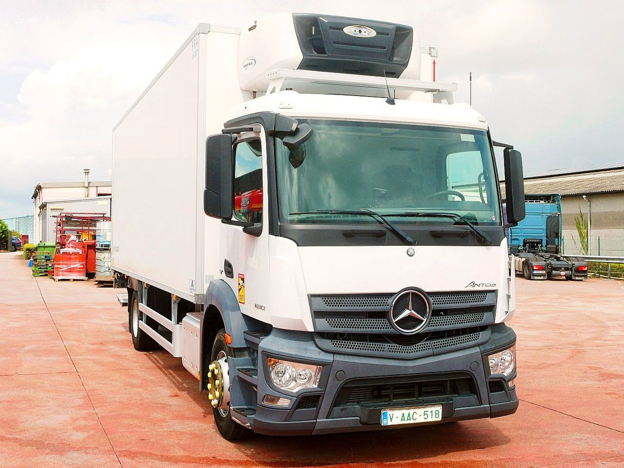 Mercedes-Benz 1830 ANTOS KUHLKOFFER CARRIER SUPRA 850 - Camion frigorifique: photos 1 Mercedes-Benz 1830 ANTOS KUHLKOFFER CARRIER SUPRA 850 - Camion frigorifique: photos 1